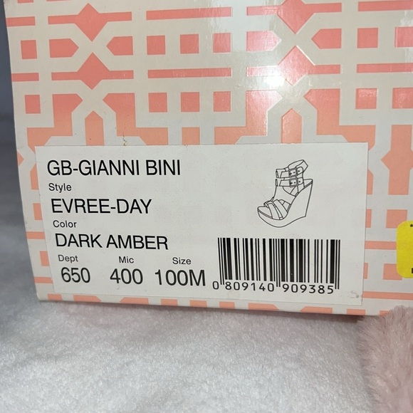 Gianni Bini “Evree-Day” Heels - Picture 2 of 4